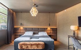 Quality Hotel  4*